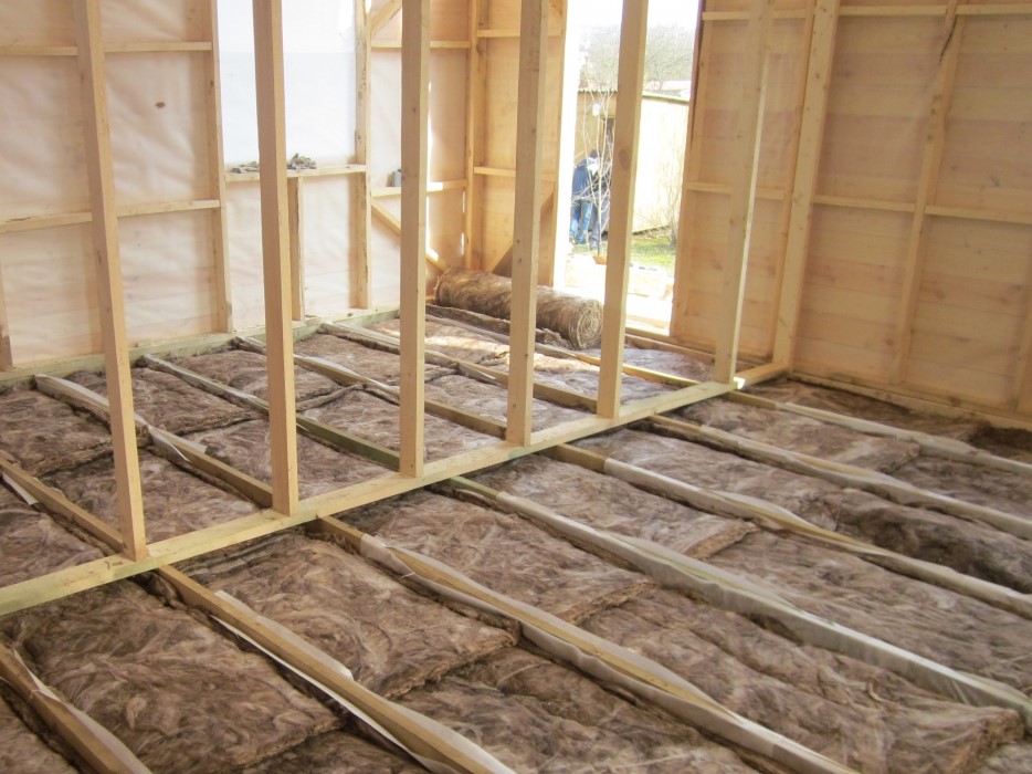 قیمت عایق صدا از کف: عوامل مؤثر و راهنمای خرید